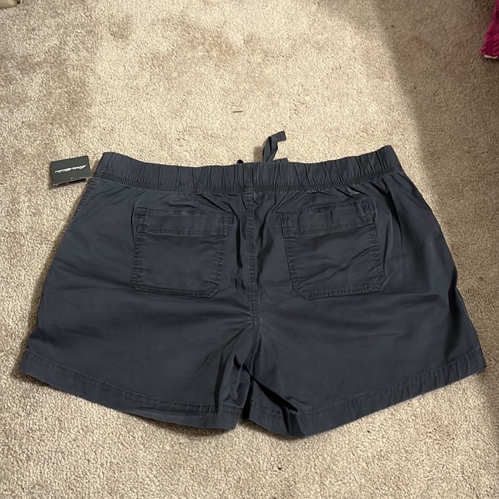 Eddie Bauer shorts - Picture 2 of 7
